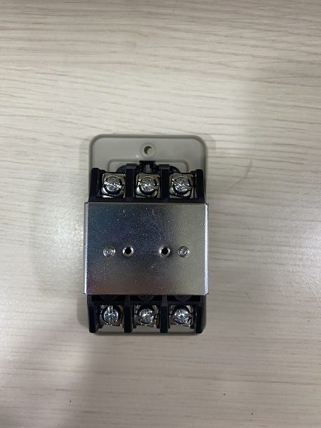 Công tắc nguồn đóng cắt trực tiếp động cơ điện bằng nút ấn HY-513 - Ảnh 3