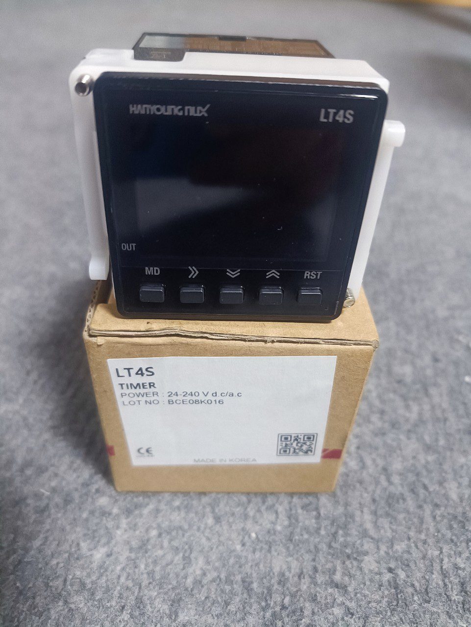 Bộ định thời kỹ thuật số Hanyoung LT4S